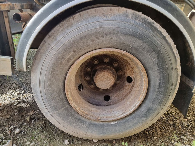 Giant 17.5 Inch - 10 Bolts - Osovina i delovi za Kamion: slika 1 Giant 17.5 Inch - 10 Bolts - Osovina i delovi za Kamion: slika 1