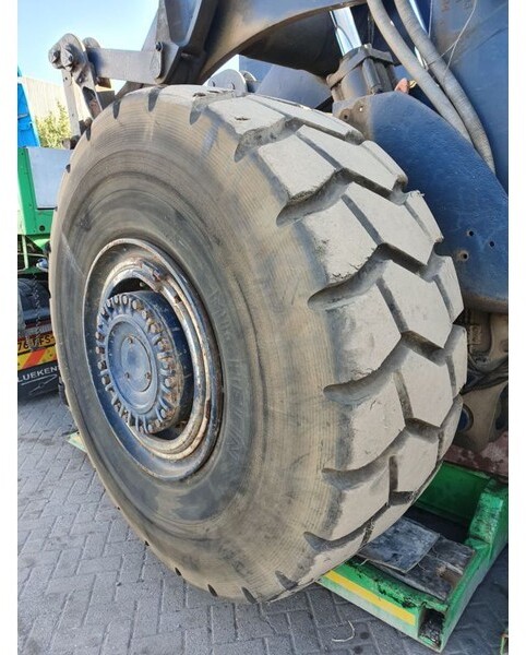 Michelin 29.5 R29 - Guma: slika 1 Michelin 29.5 R29 - Guma: slika 1