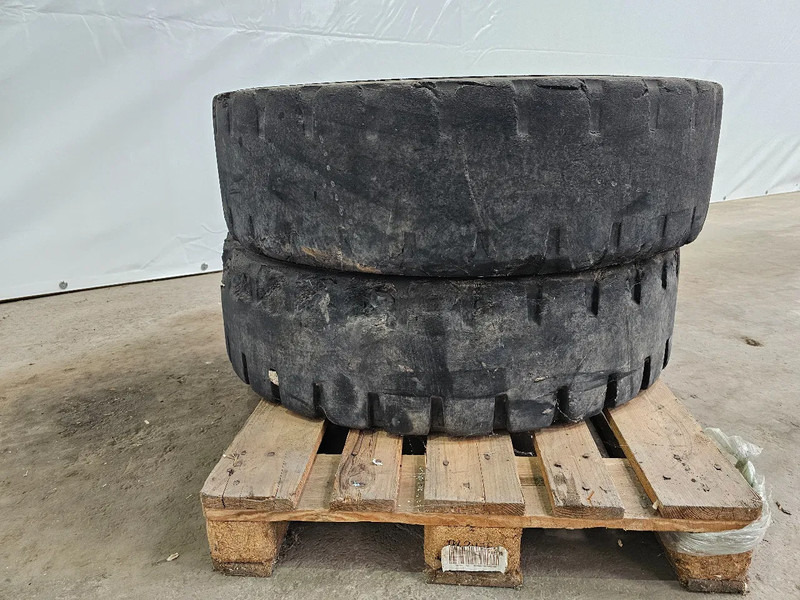 Michelin FULL RUBBER - 315/80R22.5 - Guma za Kamion: slika 3 Michelin FULL RUBBER - 315/80R22.5 - Guma za Kamion: slika 3