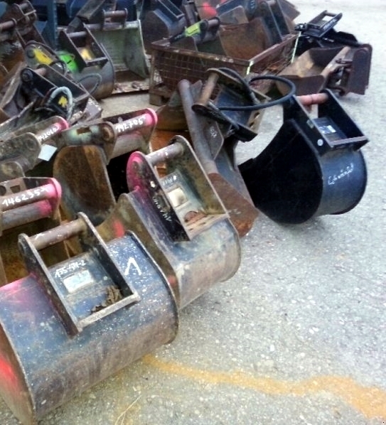 - Kašika za Mini bager: slika 1 - Kašika za Mini bager: slika 1