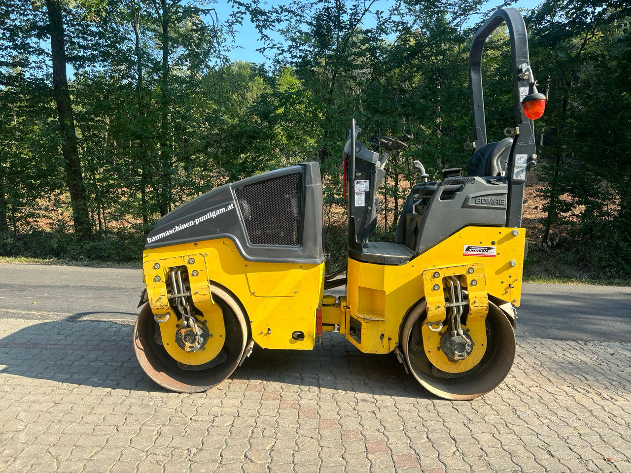 BOMAG BW 120 AD-5 - Mini valjak: slika 1 BOMAG BW 120 AD-5 - Mini valjak: slika 1
