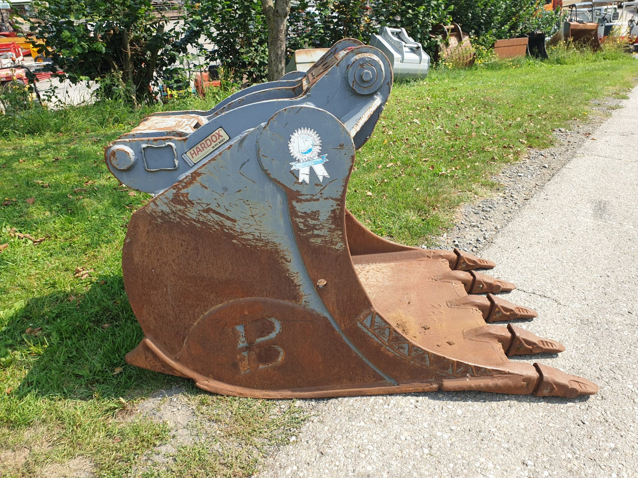 Baumaschinentechnik Bucket 120 cm with SW2 - Kašika za bager za Bager guseničar: slika 4 Baumaschinentechnik Bucket 120 cm with SW2 - Kašika za bager za Bager guseničar: slika 4