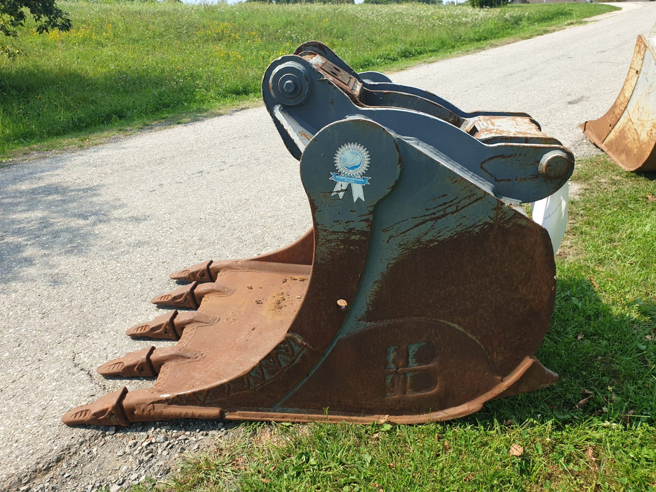 Baumaschinentechnik Bucket 120 cm with SW2 - Kašika za bager za Bager guseničar: slika 1 Baumaschinentechnik Bucket 120 cm with SW2 - Kašika za bager za Bager guseničar: slika 1