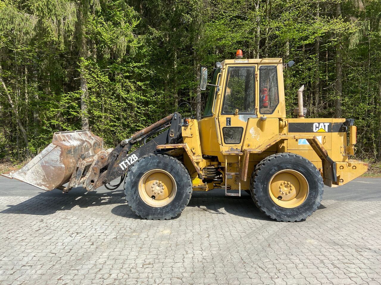 CATERPILLAR IT 12 B - Utovarivač točkaš: slika 1 CATERPILLAR IT 12 B - Utovarivač točkaš: slika 1