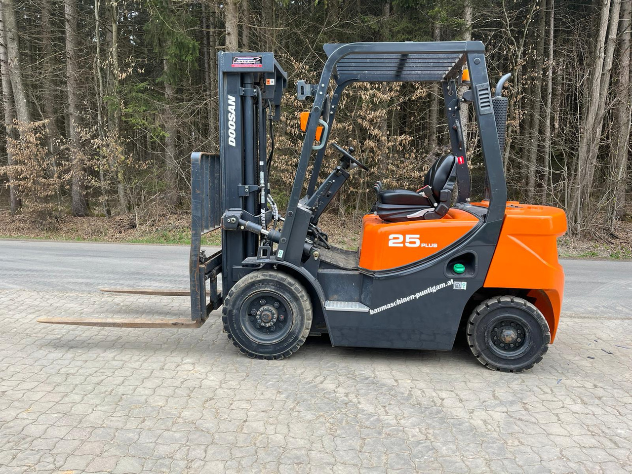 Doosan D 25 GP - Dizel viljuškar: slika 1 Doosan D 25 GP - Dizel viljuškar: slika 1