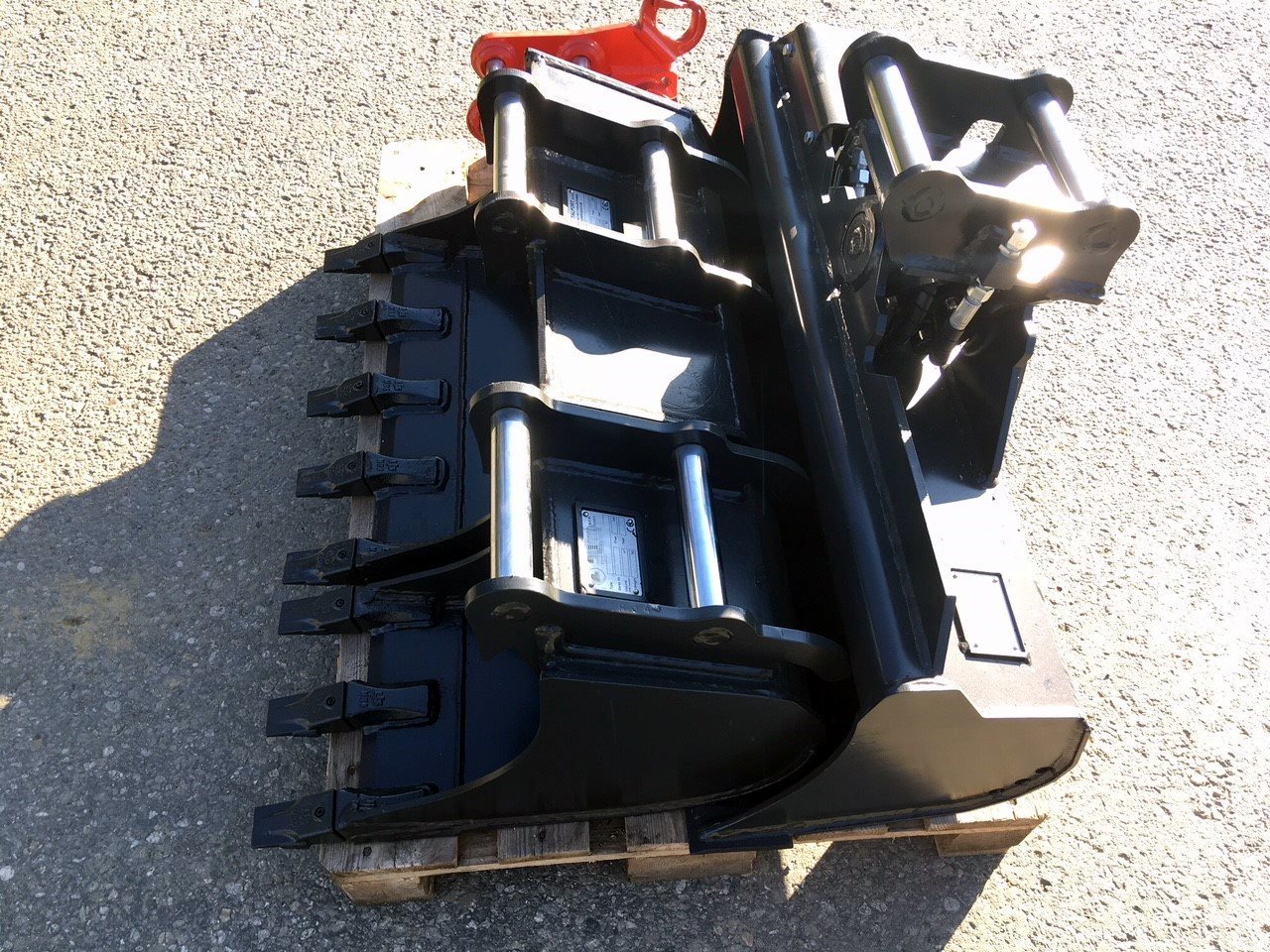 Geel-Martin Package of buckets - Kašika za Mini bager: slika 2 Geel-Martin Package of buckets - Kašika za Mini bager: slika 2