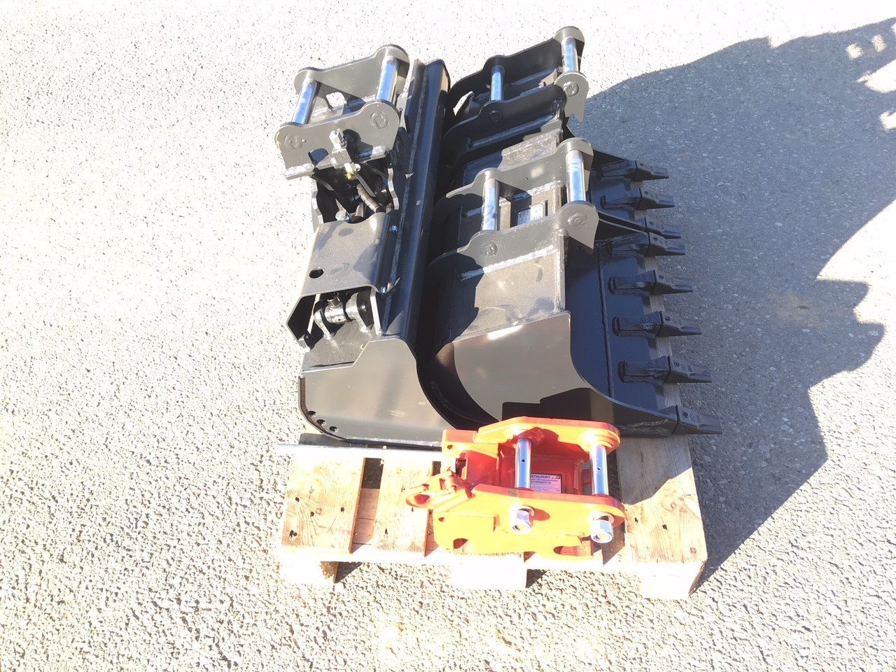 Geel-Martin Package of buckets - Kašika za Mini bager: slika 4 Geel-Martin Package of buckets - Kašika za Mini bager: slika 4