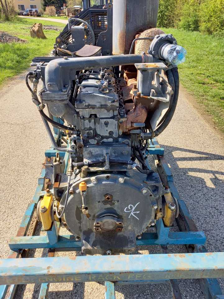 KOMATSU S6D125E-2 - Motor za Buldožer: slika 3 KOMATSU S6D125E-2 - Motor za Buldožer: slika 3