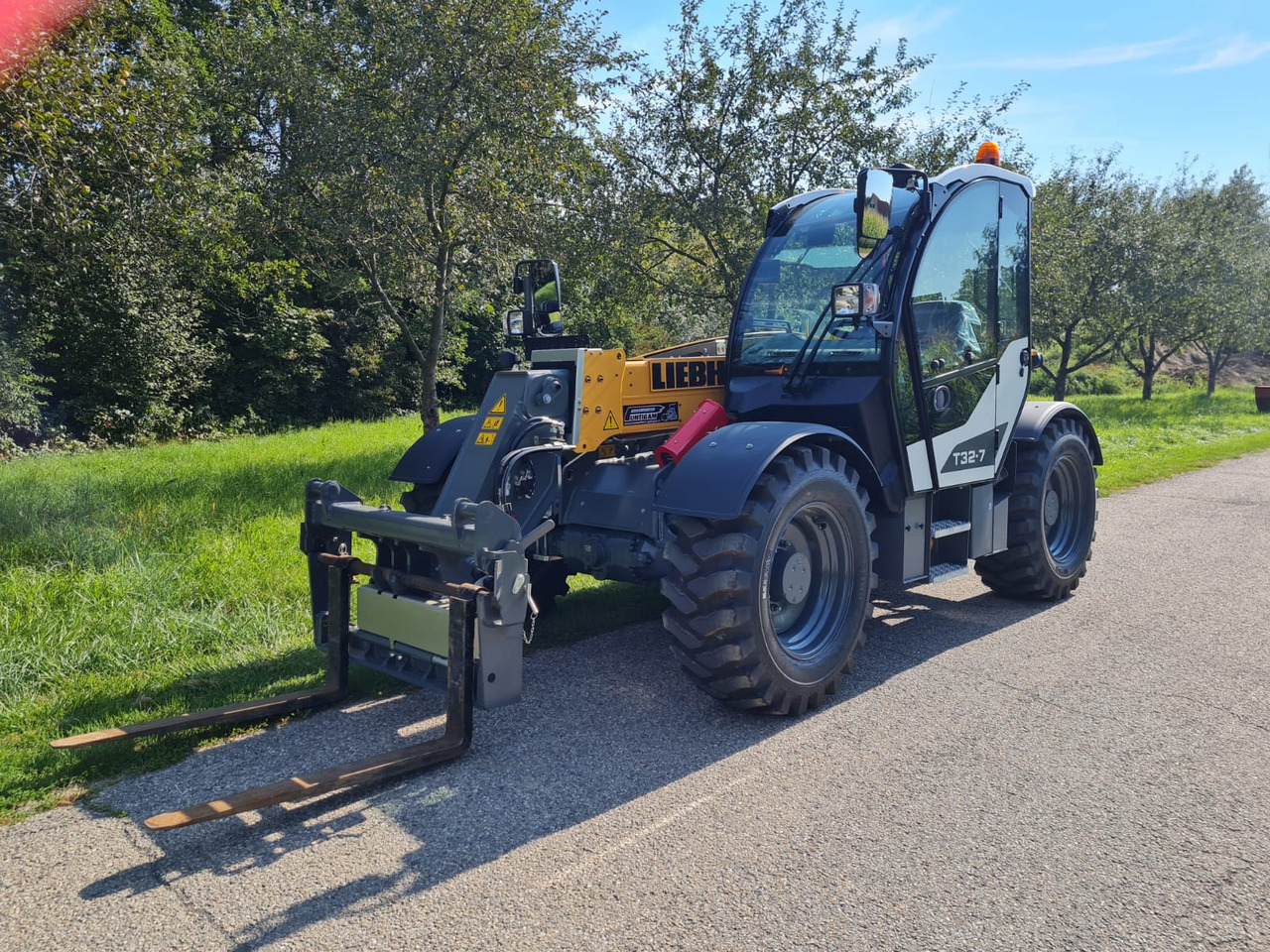 LIEBHERR T 32-7 - Teleskopski upravljač: slika 5 LIEBHERR T 32-7 - Teleskopski upravljač: slika 5