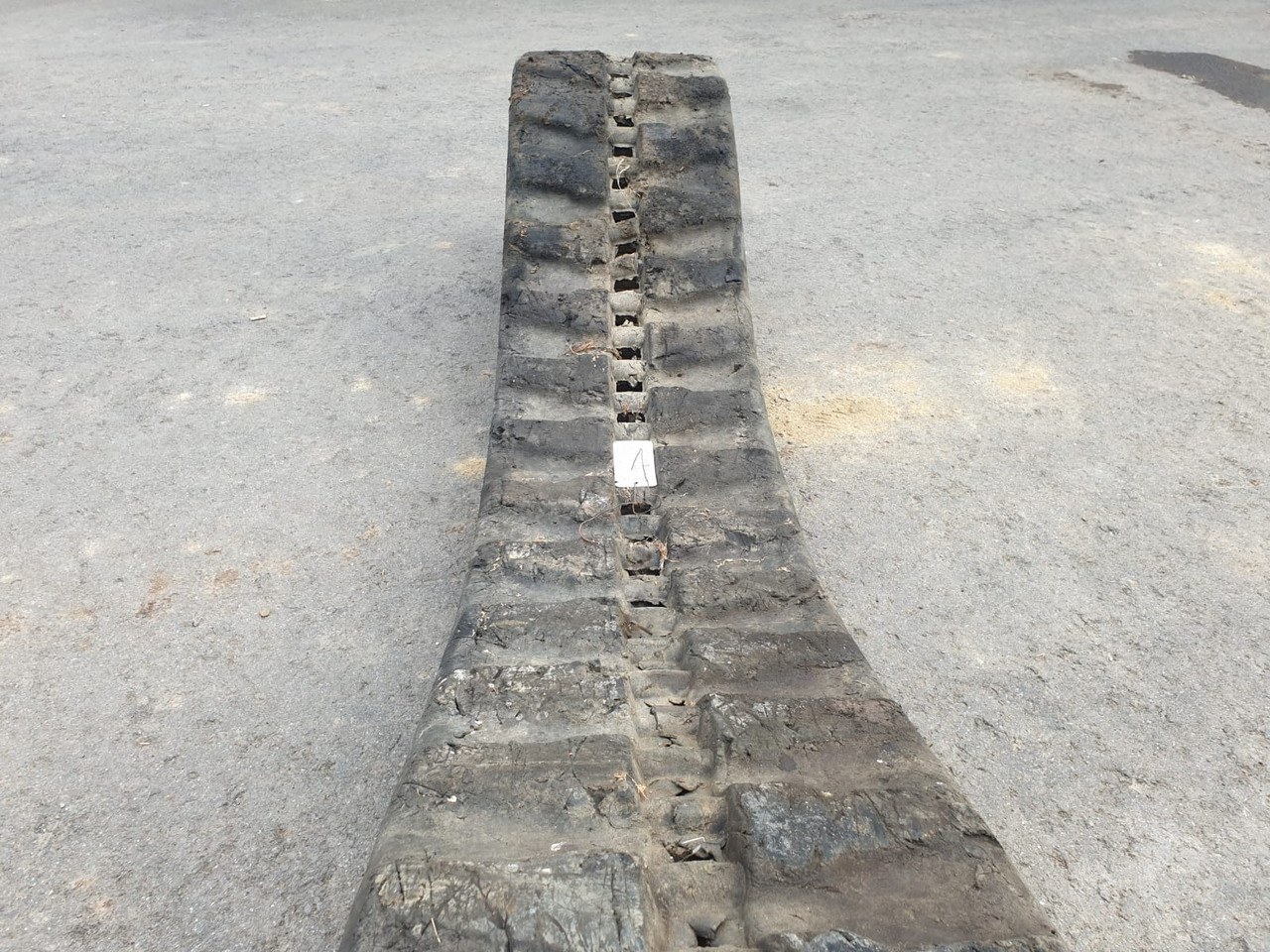 Rubber track used for Wacker Neuson 50Z3 - Rezervni deo za Mini bager: slika 4 Rubber track used for Wacker Neuson 50Z3 - Rezervni deo za Mini bager: slika 4