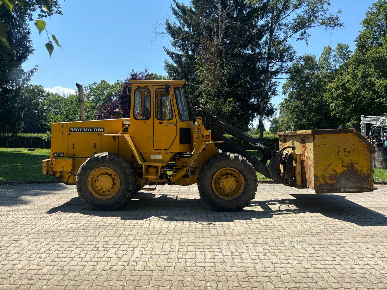VOLVO BM 4300 - Utovarivač točkaš: slika 2 VOLVO BM 4300 - Utovarivač točkaš: slika 2