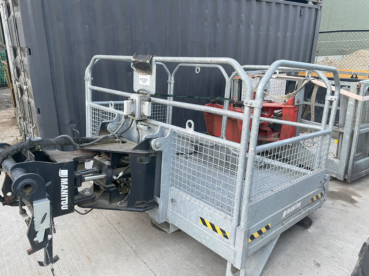 Teleskopski utovarivač na točkovima MANITOU MRT2150: slika 9