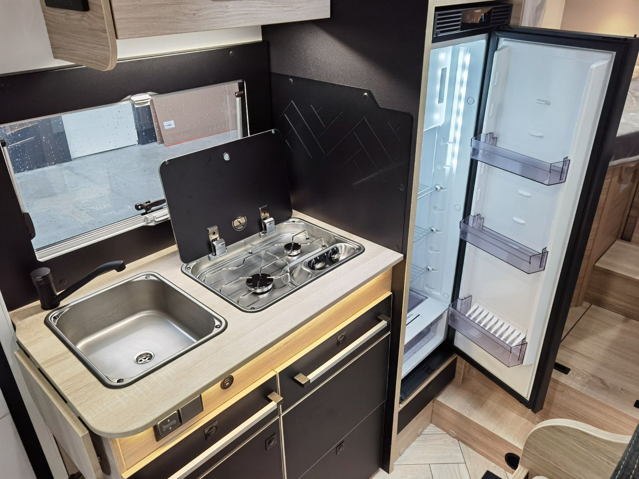 Poluintegrisani kamper Chausson 627 TITANIUM / - 2026 - / EINZELBETTEN / 4.1T.: slika 18 Poluintegrisani kamper Chausson 627 TITANIUM / - 2026 - / EINZELBETTEN / 4.1T.: slika 18