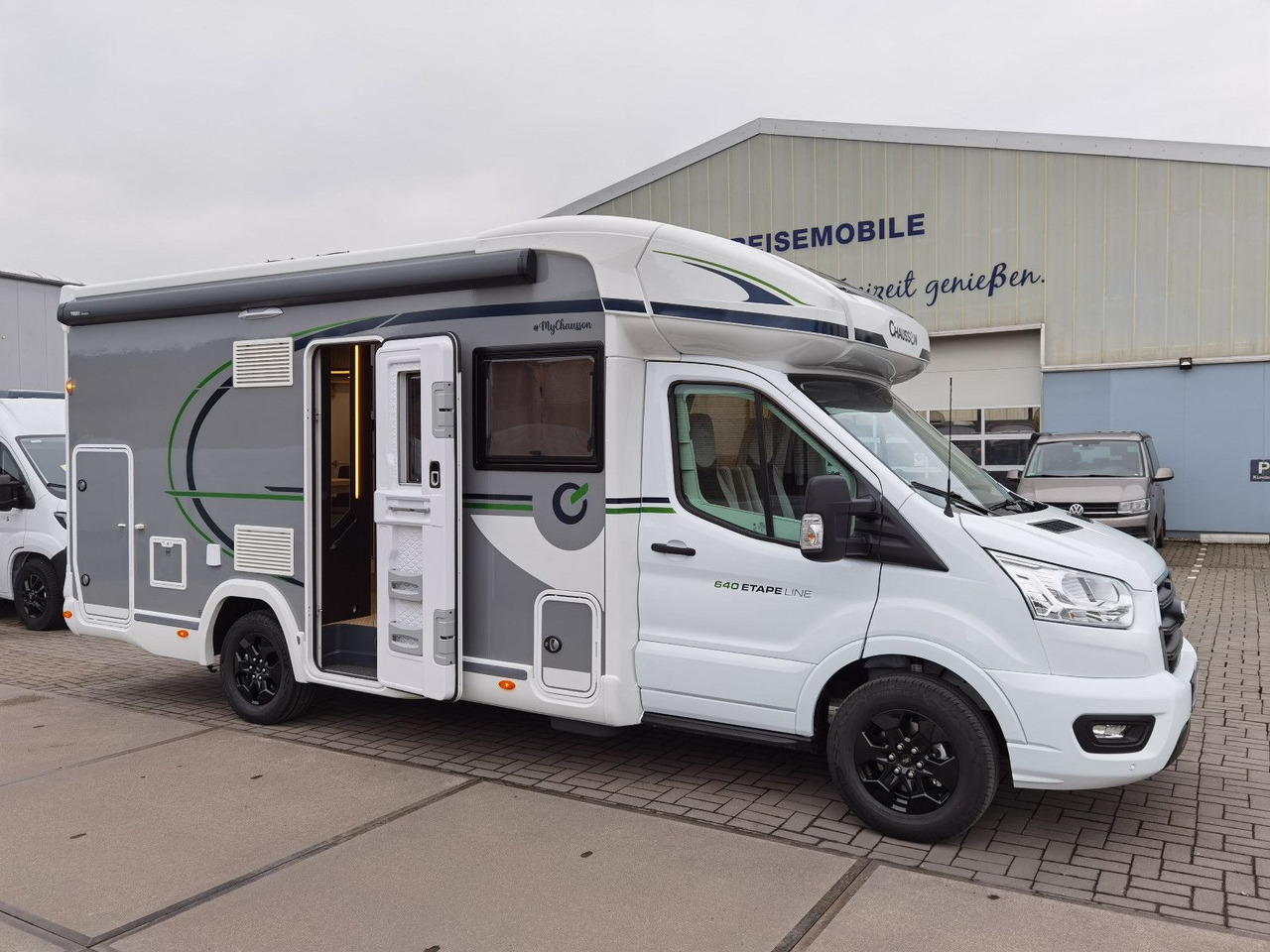 Chausson 640 ETAPE LINE /-2025- / XXL - HUBBETT & RAUMBAD - Poluintegrisani kamper: slika 4 Chausson 640 ETAPE LINE /-2025- / XXL - HUBBETT & RAUMBAD - Poluintegrisani kamper: slika 4
