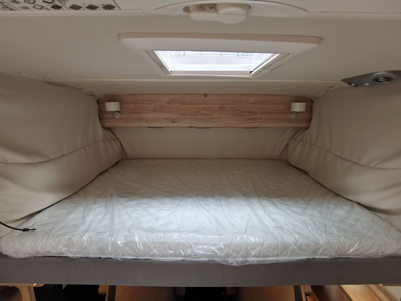 Eura Mobil INTEGRA LINE 720 EF /180PS-9G MAXI/ EINZELBETTEN Eura Mobil INTEGRA LINE 720 EF /180PS-9G MAXI/ EINZELBETTEN: slika 14