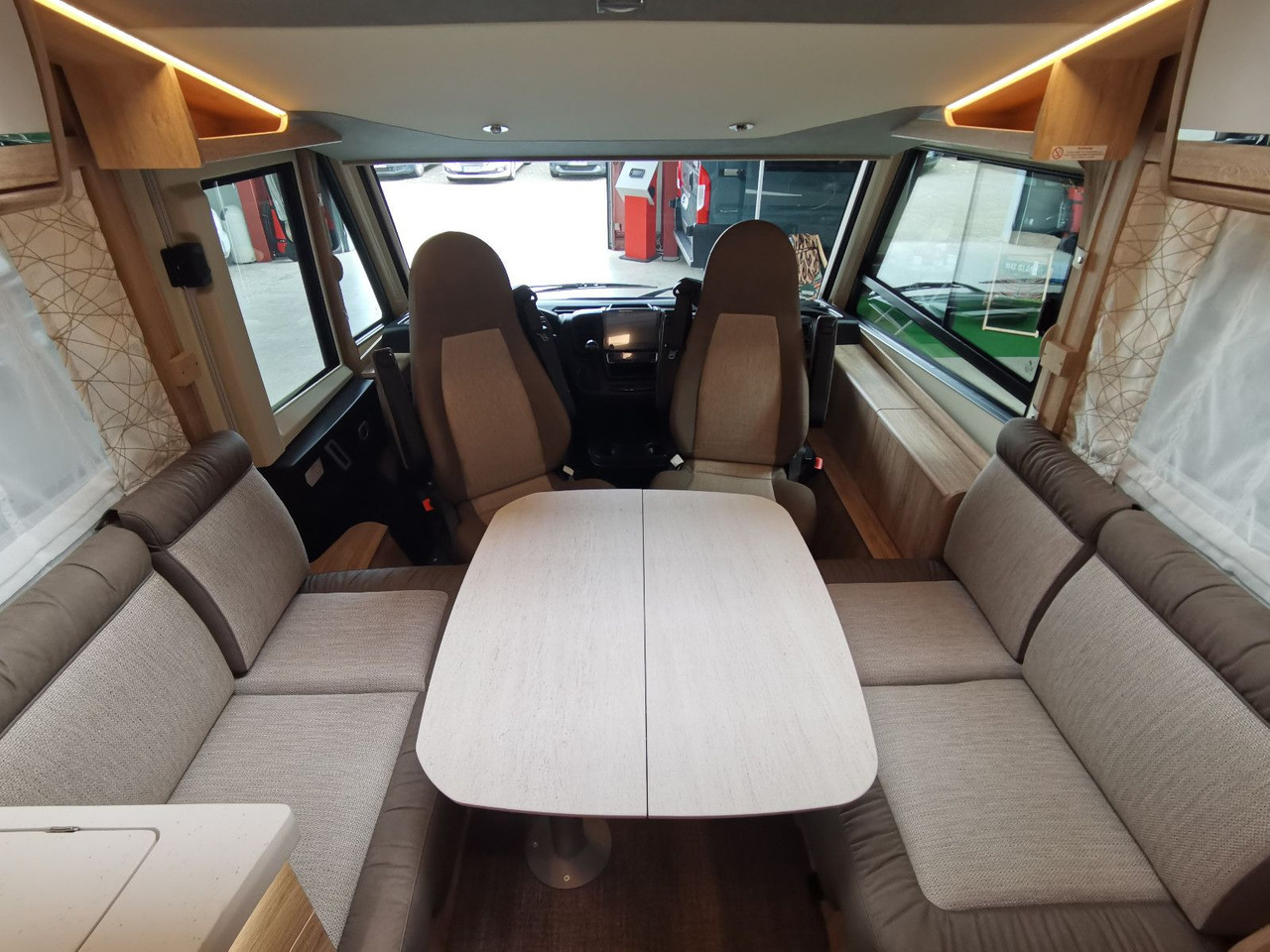 Eura Mobil INTEGRA LINE 720 EF /180PS-9G MAXI/ EINZELBETTEN Eura Mobil INTEGRA LINE 720 EF /180PS-9G MAXI/ EINZELBETTEN: slika 12