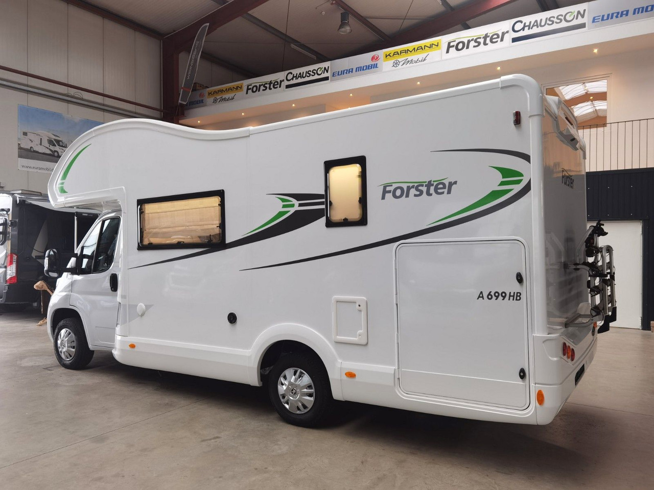 Forster A 699 HB /140PS / VB - ZUBEHÖR-PAKET/ 6x SITZP. - Alkoven kamper: slika 5 Forster A 699 HB /140PS / VB - ZUBEHÖR-PAKET/ 6x SITZP. - Alkoven kamper: slika 5