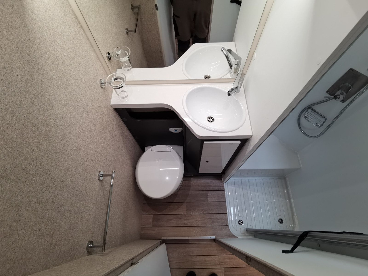 Alkoven kamper Forster A 699 VB / - MODELL 2025- / 140PS / ETAGENBETTEN: slika 27
