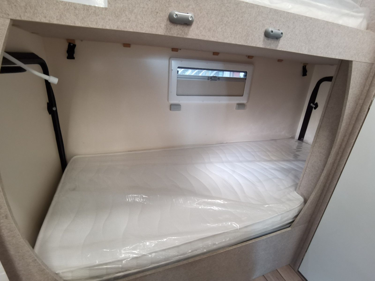 Alkoven kamper Forster A 699 VB / - MODELL 2025- / 140PS / ETAGENBETTEN: slika 24