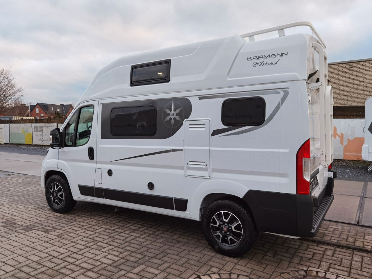 Karmann DEXTER 550 / 140PS / CONCEPT - PAKET & HUBBETT Karmann DEXTER 550 / 140PS / CONCEPT - PAKET & HUBBETT - Kamp kombi: slika 5 Karmann DEXTER 550 / 140PS / CONCEPT - PAKET & HUBBETT Karmann DEXTER 550 / 140PS / CONCEPT - PAKET & HUBBETT - Kamp kombi: slika 5