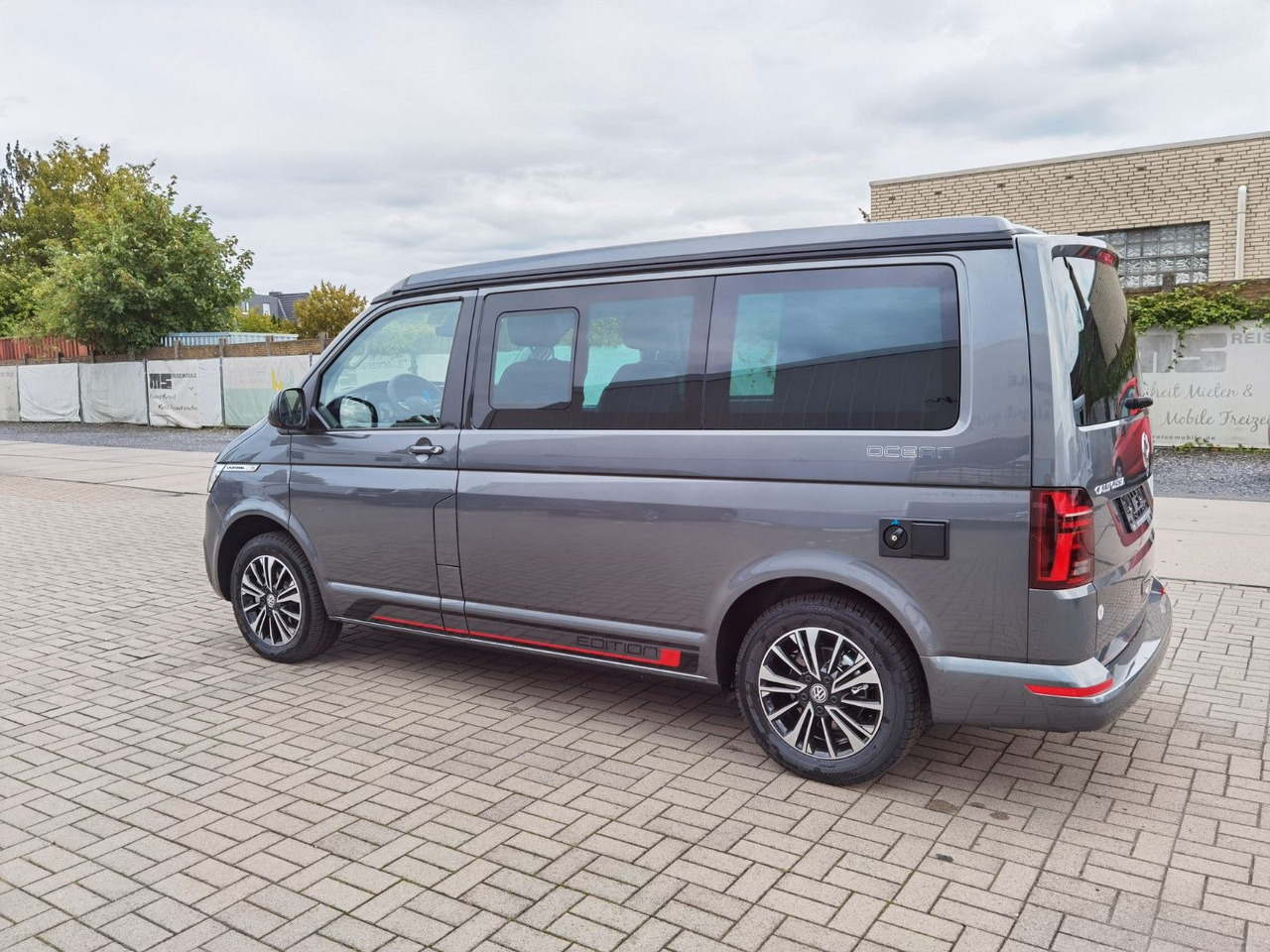 Volkswagen T6.1 CALIFORNIA OCEAN EDITION / DSG / NAVI / ACC - Kamp kombi: slika 5 Volkswagen T6.1 CALIFORNIA OCEAN EDITION / DSG / NAVI / ACC - Kamp kombi: slika 5