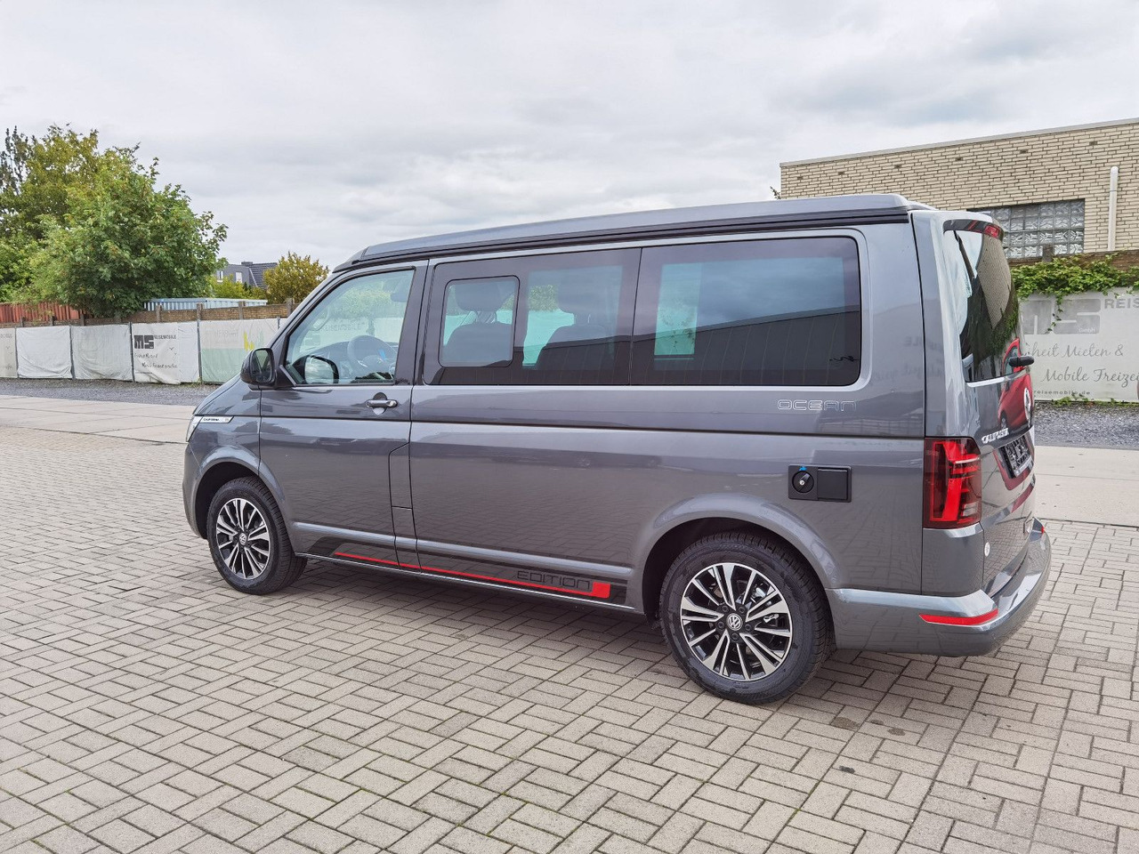 Volkswagen T6.1 CALIFORNIA OCEAN EDITION / DSG / NAVI / ACC - Kamp kombi: slika 5 Volkswagen T6.1 CALIFORNIA OCEAN EDITION / DSG / NAVI / ACC - Kamp kombi: slika 5