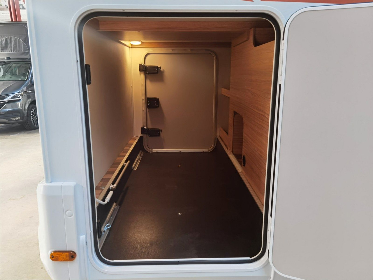 Poluintegrisani kamper Weinsberg CARACOMPACT 600 MEG EDITION PEPPER /-MODELL 2025: slika 9