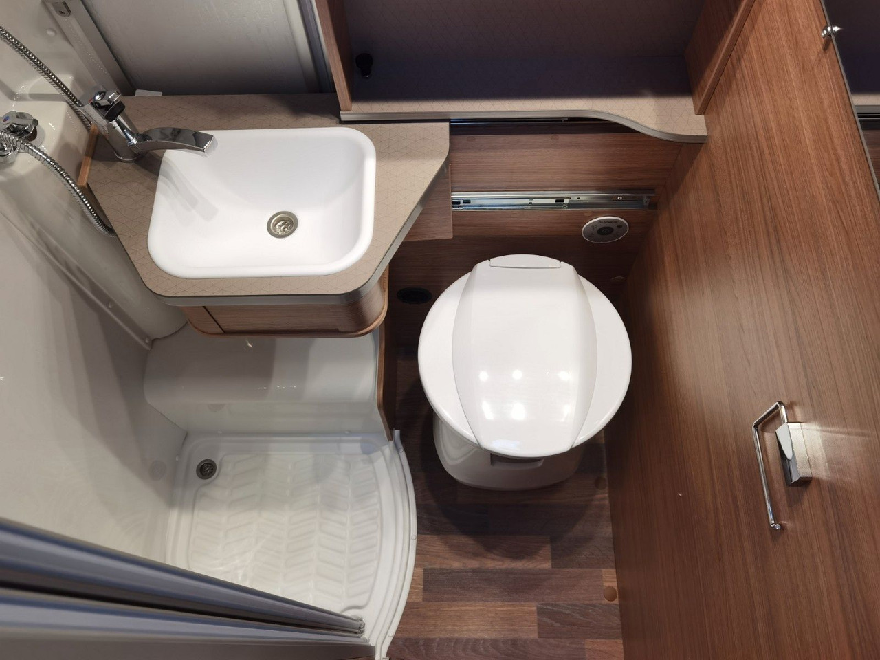 Poluintegrisani kamper Weinsberg CARACOMPACT 600 MEG EDITION PEPPER /-MODELL 2025: slika 20