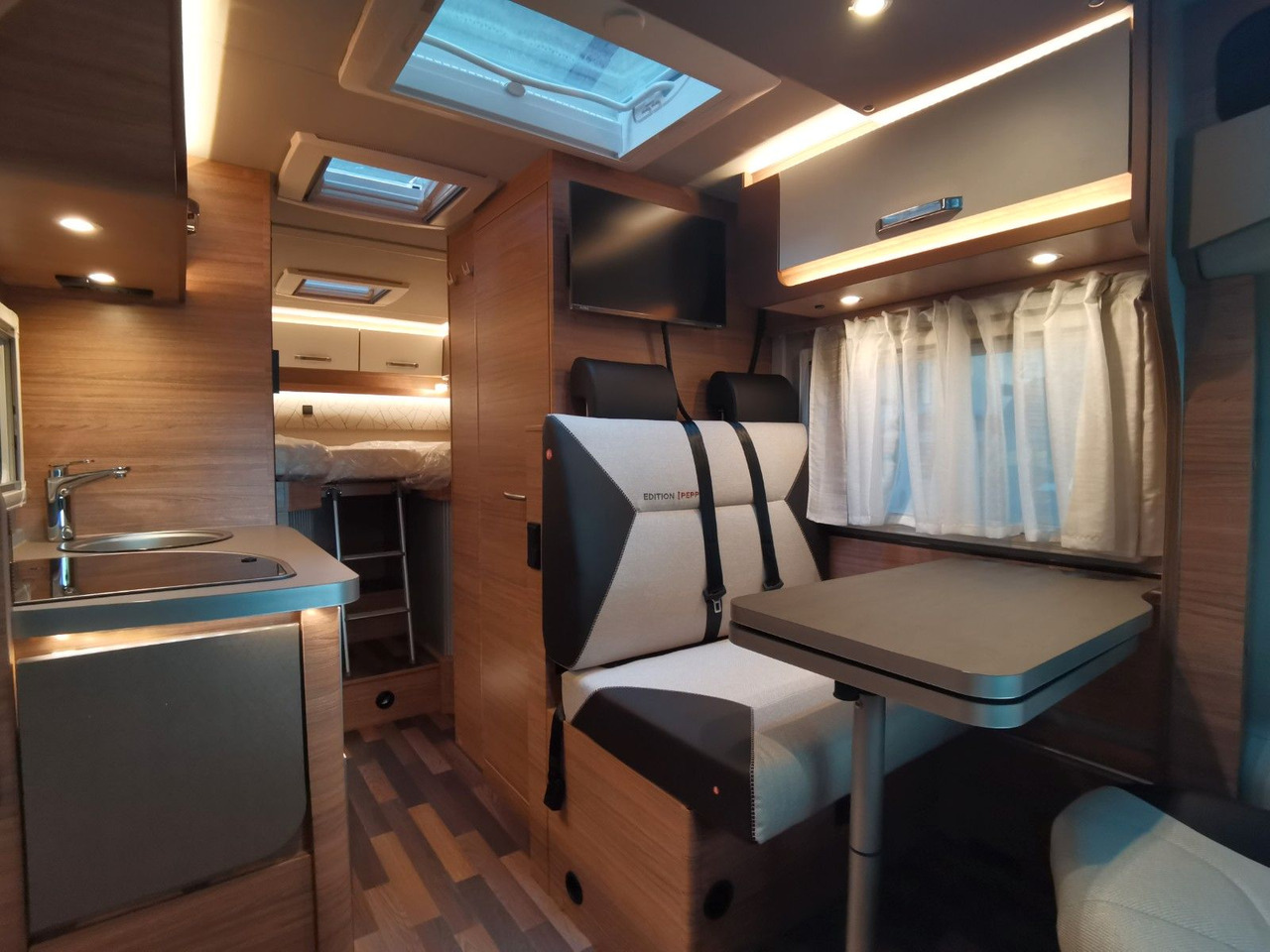 Poluintegrisani kamper Weinsberg CARACOMPACT 600 MEG EDITION PEPPER /-MODELL 2025: slika 12