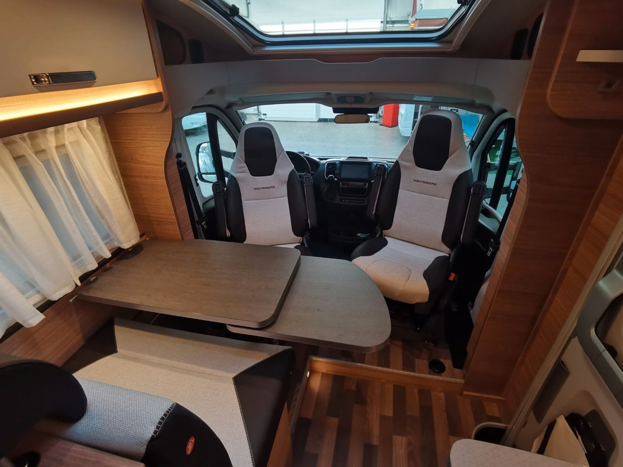 Poluintegrisani kamper Weinsberg CARACOMPACT 600 MEG EDITION PEPPER /-MODELL 2025: slika 13