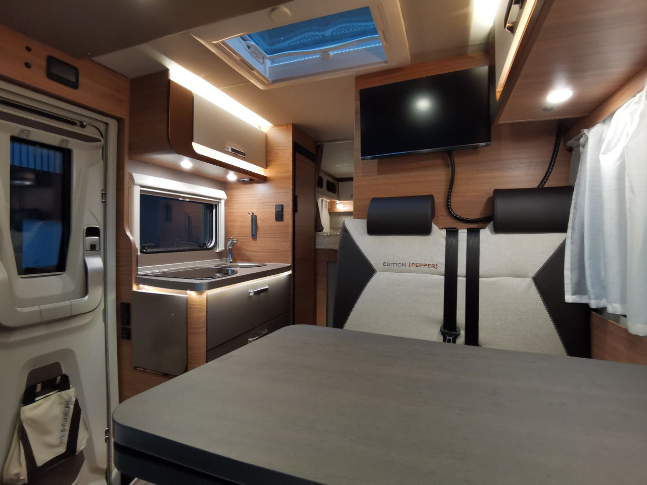 Poluintegrisani kamper Weinsberg CARACOMPACT 640 MEG EDITION-PEPPER / EINZELBETTE: slika 13