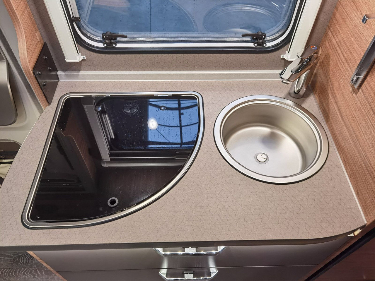 Poluintegrisani kamper Weinsberg CARACOMPACT 640 MEG EDITION-PEPPER / EINZELBETTE: slika 14