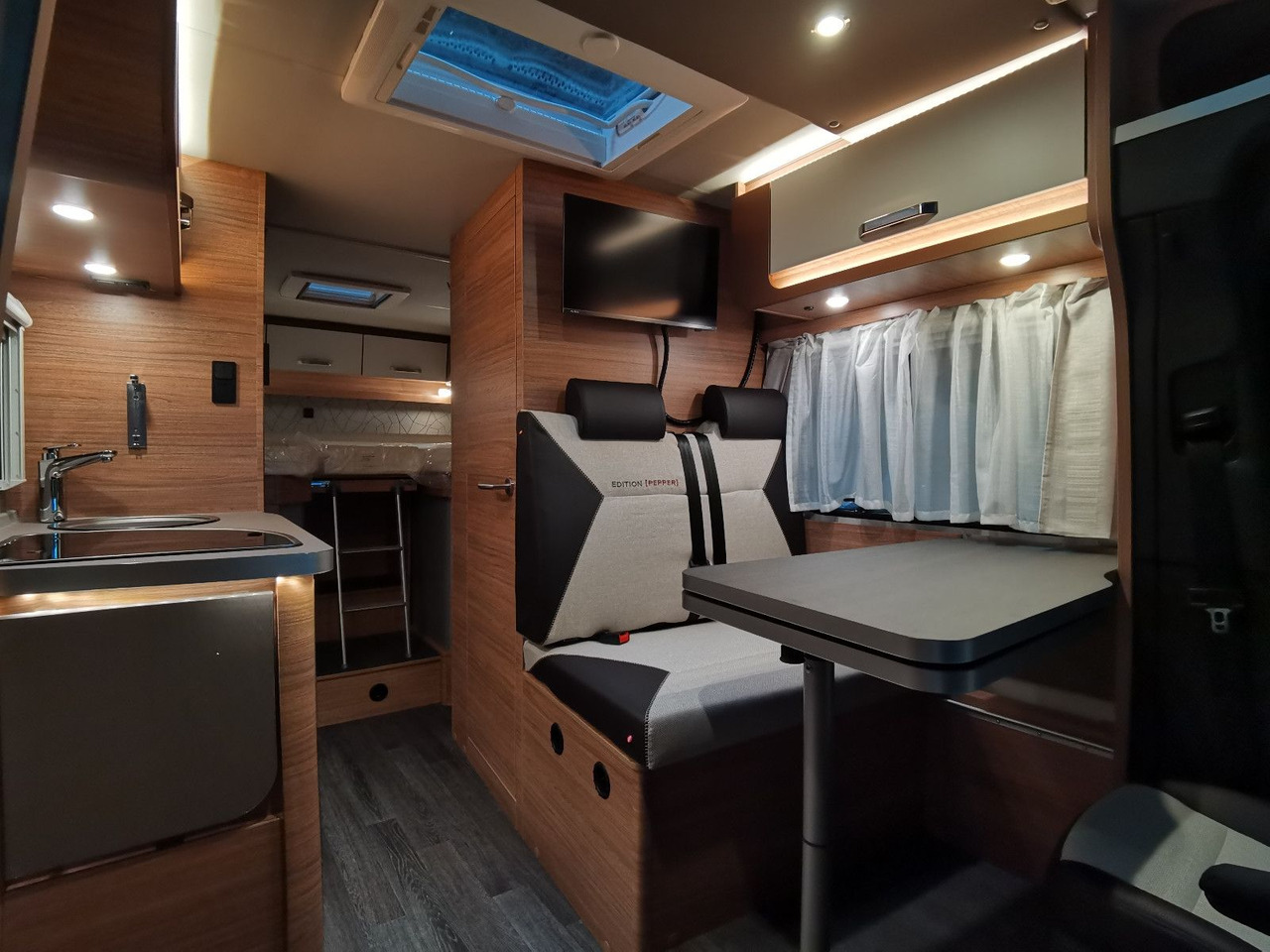 Poluintegrisani kamper Weinsberg CARACOMPACT 640 MEG EDITION-PEPPER / EINZELBETTE: slika 11