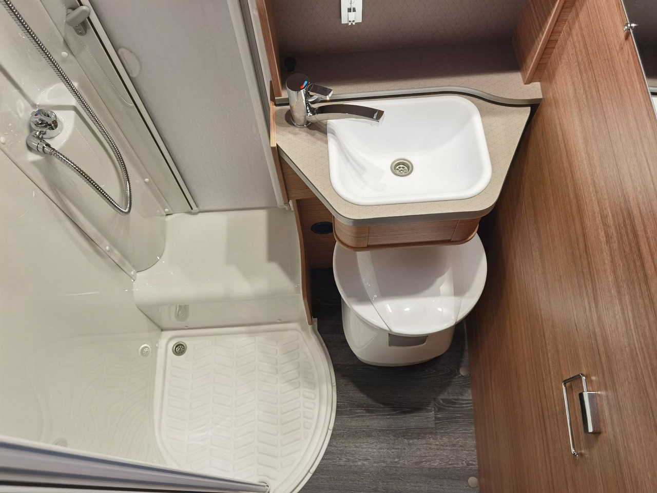 Poluintegrisani kamper Weinsberg CARACOMPACT 640 MEG EDITION-PEPPER / EINZELBETTE: slika 20