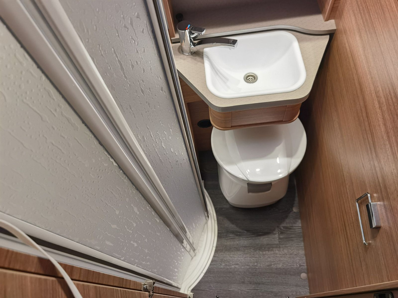 Poluintegrisani kamper Weinsberg CARACOMPACT 640 MEG EDITION-PEPPER / EINZELBETTE: slika 21