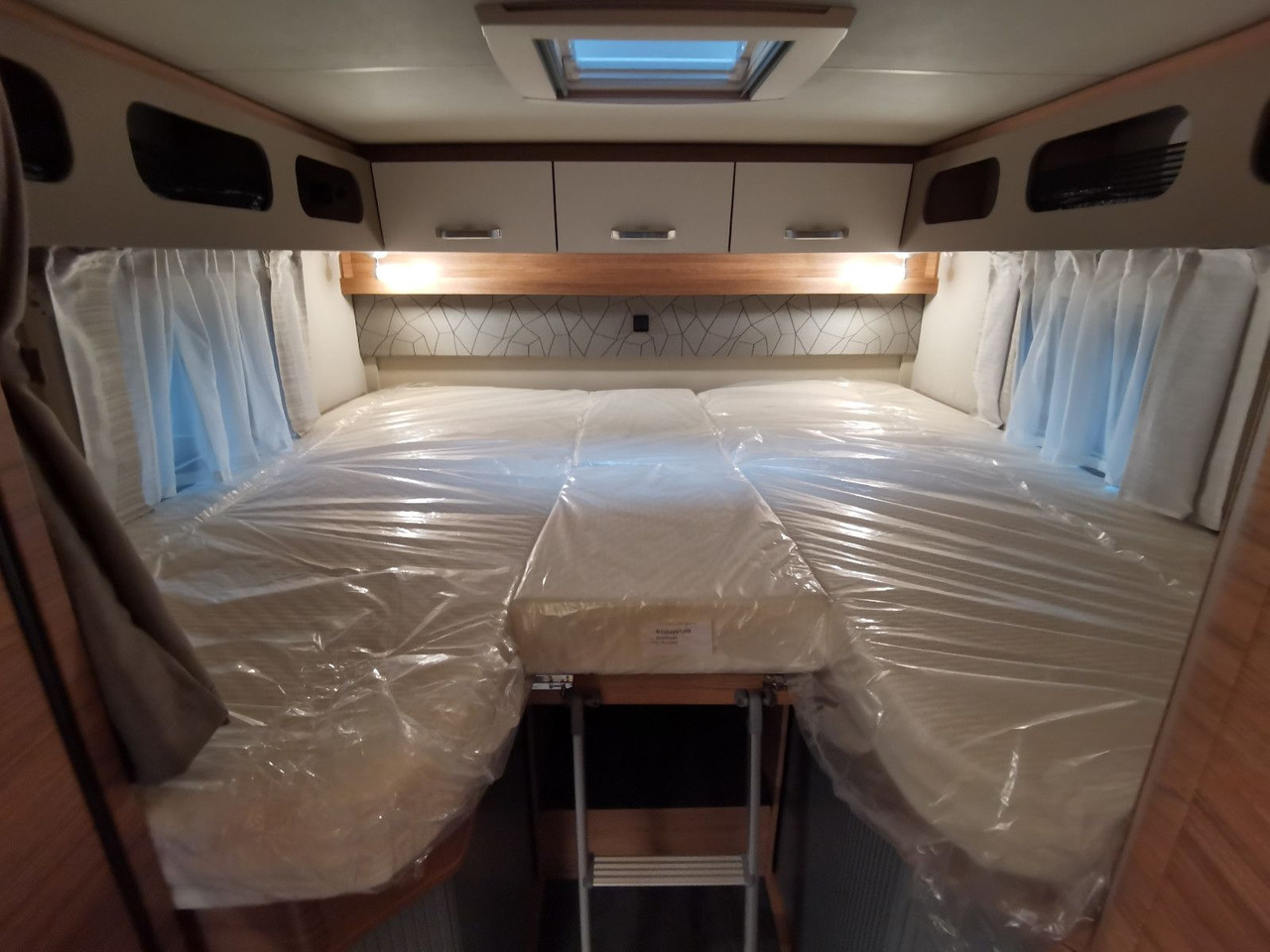 Poluintegrisani kamper Weinsberg CARACOMPACT 640 MEG EDITION-PEPPER / EINZELBETTE: slika 18