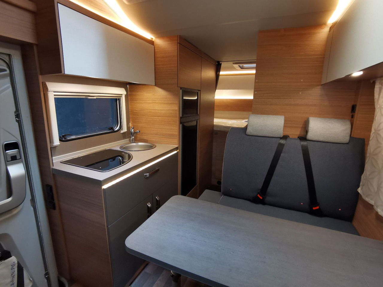 Alkoven kamper Weinsberg CARAHOME 650 DG / - MODELL 2025 - / 140 PS: slika 16