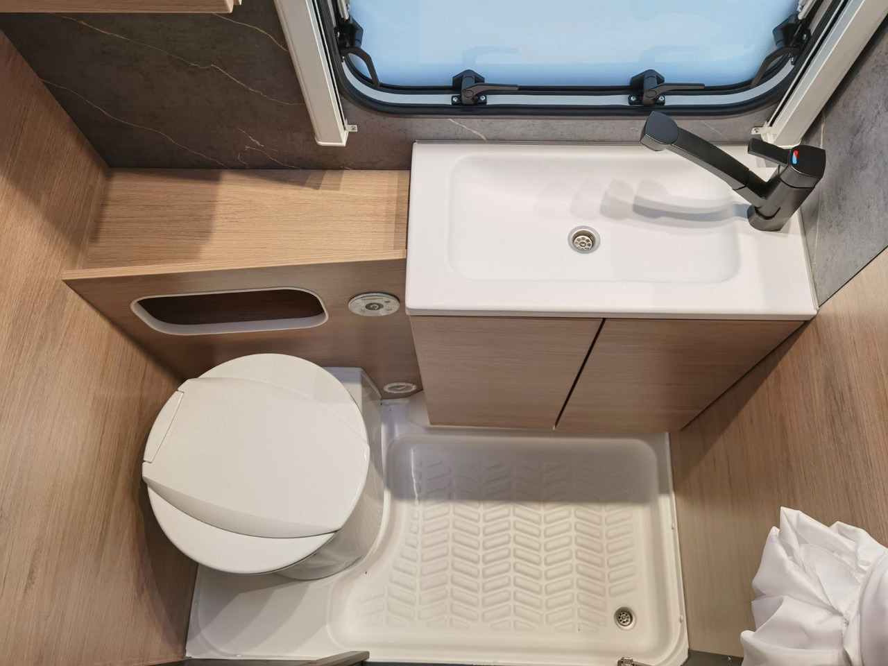 Kamp prikolica Weinsberg CARAONE 480 QDK / - 2026 - / ETAGENBETTEN: slika 23 Kamp prikolica Weinsberg CARAONE 480 QDK / - 2026 - / ETAGENBETTEN: slika 23