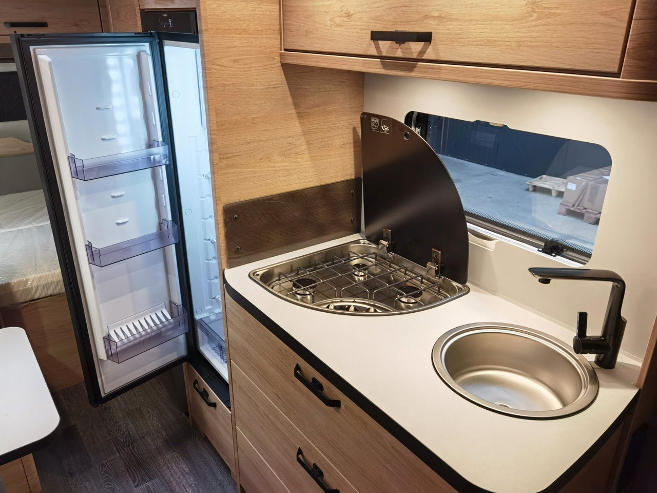 Kamp prikolica Weinsberg CARAONE 480 QDK / - 2026 - / ETAGENBETTEN: slika 16 Kamp prikolica Weinsberg CARAONE 480 QDK / - 2026 - / ETAGENBETTEN: slika 16