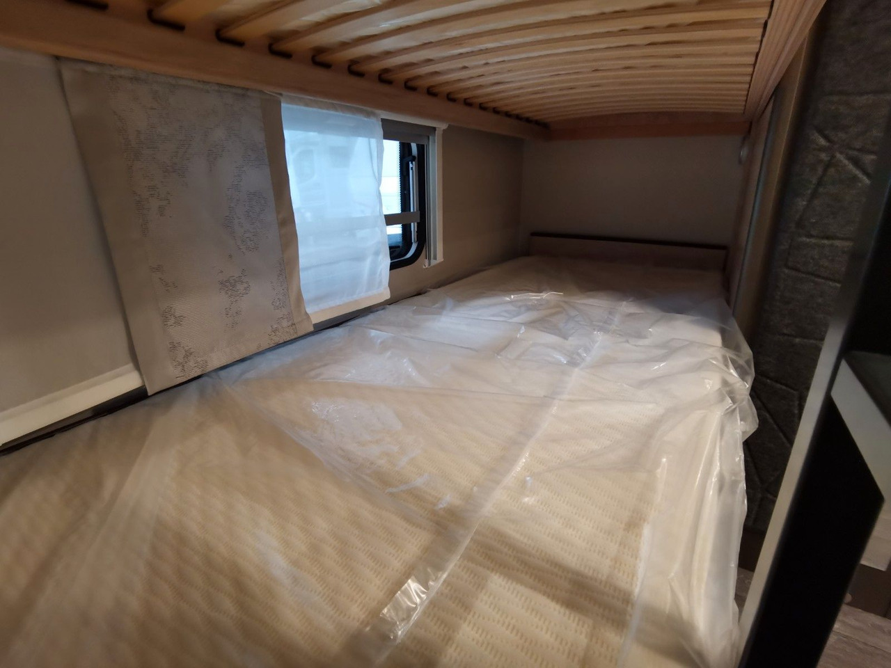 Kamp prikolica Weinsberg CARAONE 480 QDK / - 2026 - / ETAGENBETTEN: slika 22 Kamp prikolica Weinsberg CARAONE 480 QDK / - 2026 - / ETAGENBETTEN: slika 22