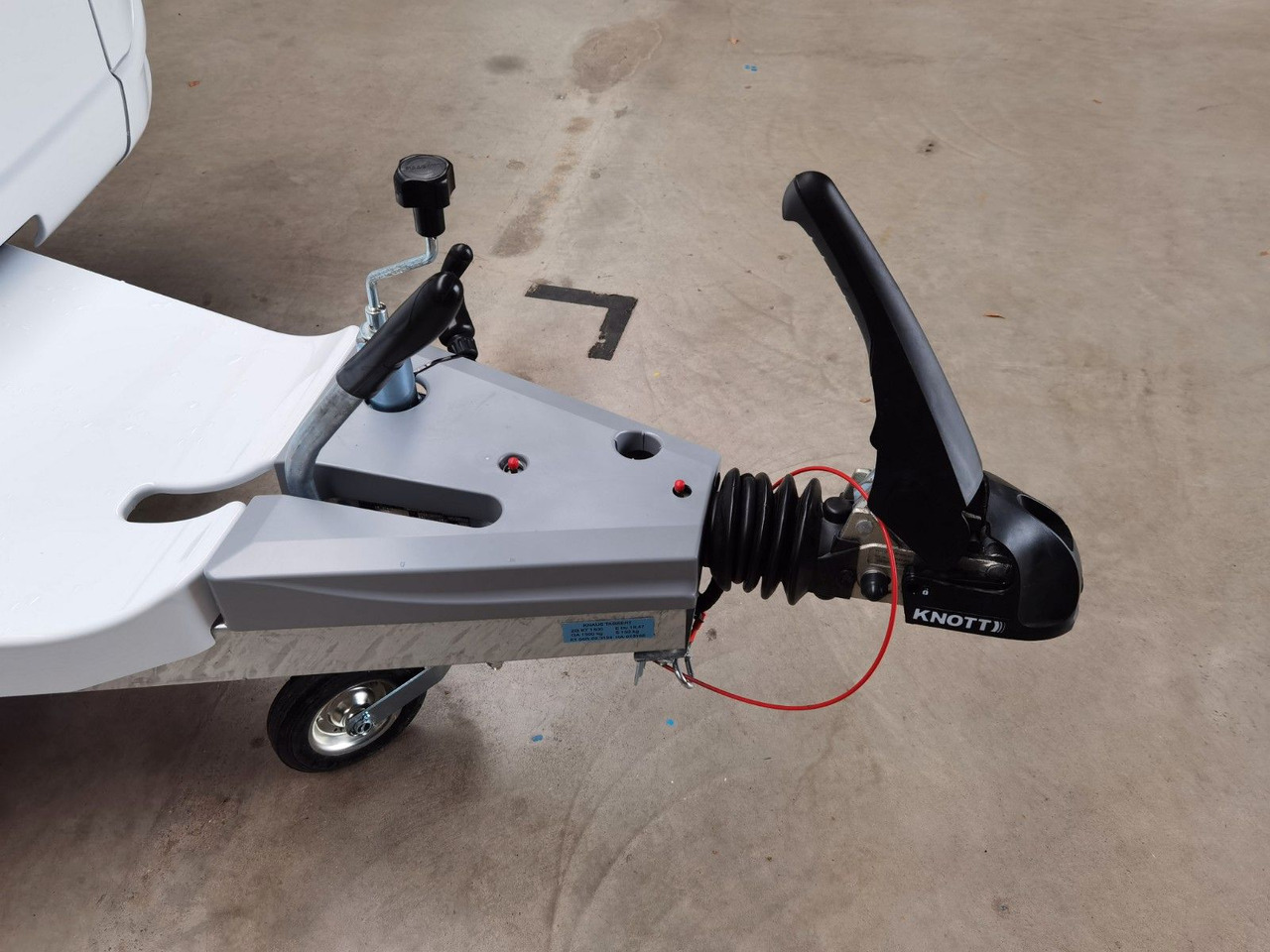 Kamp prikolica Weinsberg CARAONE 480 QDK / - 2026 - / ETAGENBETTEN: slika 9 Kamp prikolica Weinsberg CARAONE 480 QDK / - 2026 - / ETAGENBETTEN: slika 9