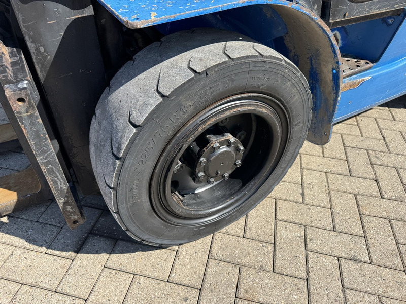 Dizel viljuškar Caterpillar DP35K: slika 10