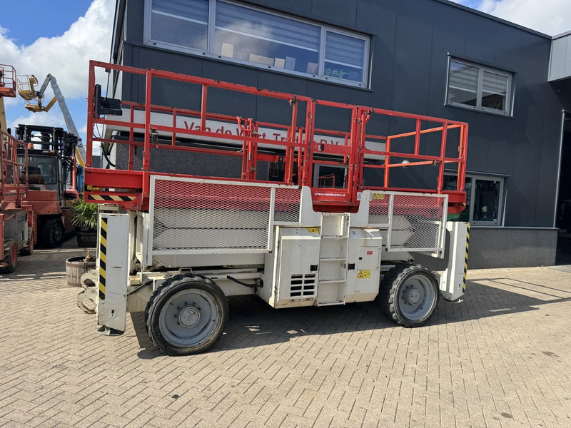 Genie GS 3390 RT Schaarhoogwerker / Scissor Lift / Arbeitsbuhne 12mtr werkhoogte 4x4 Deutz DIESEL 2013 - Lift u obliku makaza: slika 2 Genie GS 3390 RT Schaarhoogwerker / Scissor Lift / Arbeitsbuhne 12mtr werkhoogte 4x4 Deutz DIESEL 2013 - Lift u obliku makaza: slika 2