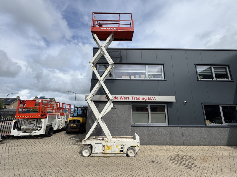 Genie GS2032 schaarlift schaar hoogwerker 2011 uur 8mtr werkhoogte - Lift u obliku makaza: slika 5 Genie GS2032 schaarlift schaar hoogwerker 2011 uur 8mtr werkhoogte - Lift u obliku makaza: slika 5