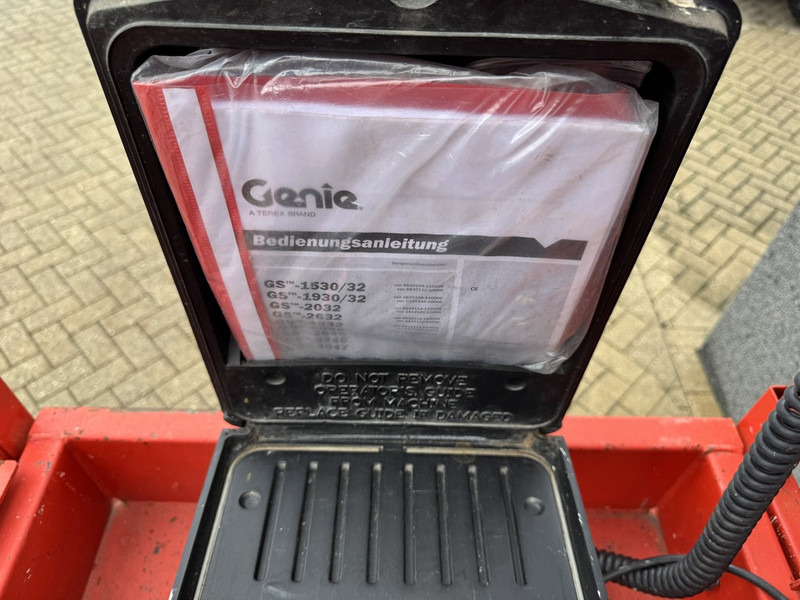 Lift u obliku makaza Genie GS2032 schaarlift schaar hoogwerker 2013 uur 8mtr werkhoogte: slika 9