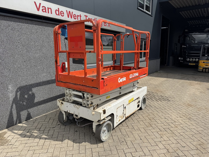 Genie GS2046 schaarlift schaar hoogwerker 2012 uur 8mtr werkhoogte - Lift u obliku makaza: slika 3 Genie GS2046 schaarlift schaar hoogwerker 2012 uur 8mtr werkhoogte - Lift u obliku makaza: slika 3