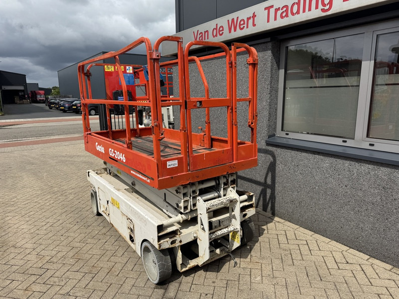Genie GS2046 schaarlift schaar hoogwerker 2012 uur 8mtr werkhoogte - Lift u obliku makaza: slika 4 Genie GS2046 schaarlift schaar hoogwerker 2012 uur 8mtr werkhoogte - Lift u obliku makaza: slika 4