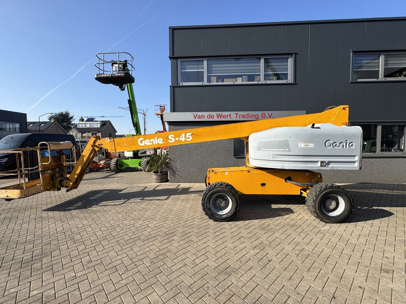 Genie S45 4x4 DEUTZ DIESEL 3000uur 15,7M Werkhoogte - Teleskopska platforma: slika 1 Genie S45 4x4 DEUTZ DIESEL 3000uur 15,7M Werkhoogte - Teleskopska platforma: slika 1