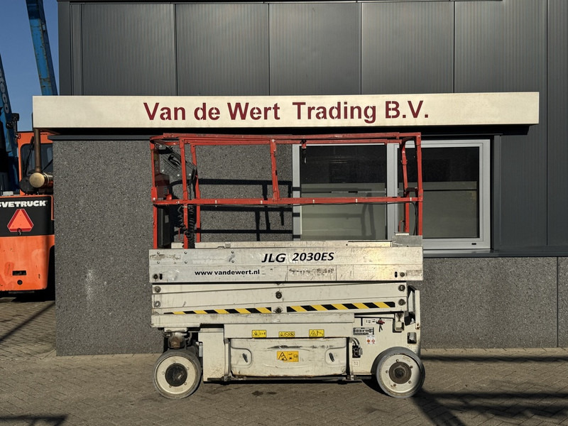 JLG 2030ES Schaarhoogwerker / Scissor lift 8Meter Werkhoogte 2014 Elektrisch - Lift u obliku makaza: slika 1 JLG 2030ES Schaarhoogwerker / Scissor lift 8Meter Werkhoogte 2014 Elektrisch - Lift u obliku makaza: slika 1