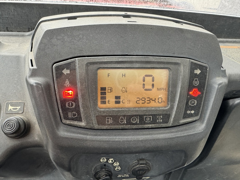 Motorna kopačica Kubota RTV X 900: slika 8